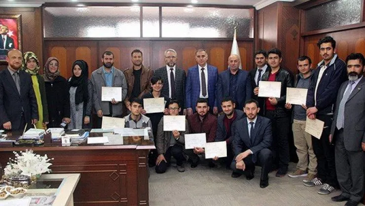 İşitme engelliler Kur-an'ı Kerim öğrendi