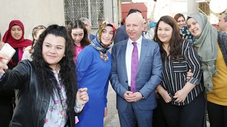 'Yalnız Değilsiniz' projesine Kocasinan'dan destek