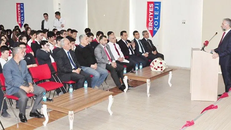 Erciyes Koleji'nde muhteşem kutlu doğum programı