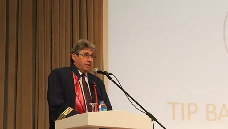 'Tıp eğitimi can çekişiyor'