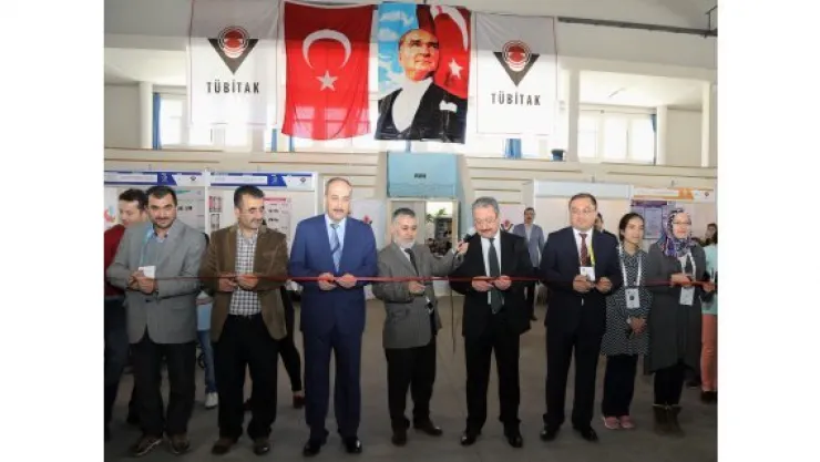 TÜBİTAK Ortaokul Öğrencileri Proje Sergisi ERÜ'de açıldı