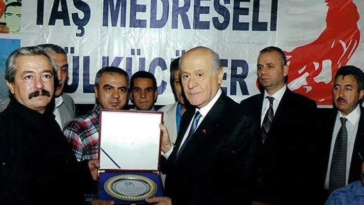 Aday olunca görevden alındı