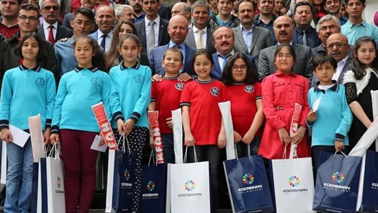 Bilgi yarışmasında ödüller sahiplerini buldu