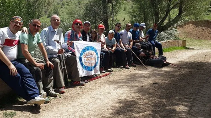 Bünyan Dostları anneler için yürüdü