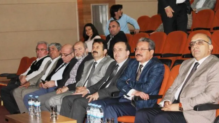 ERÜ'de 'Darbeler ve Yeni Türkiye' konuşuldu