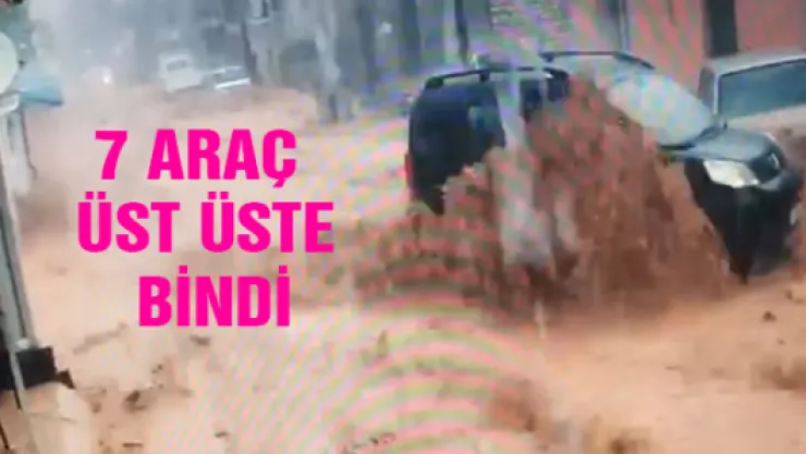 İzmir'de sağanak yağışın yol açtığı sel araçları sürükledi