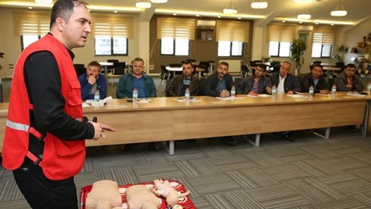 Melikgazi Belediyesi çalışanlarına ilk yardım eğitimi