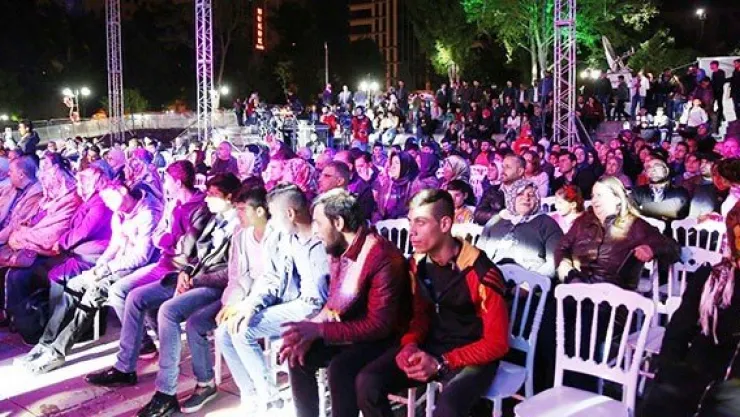 Ramazan Sokağı'nda ilahi rüzgarı