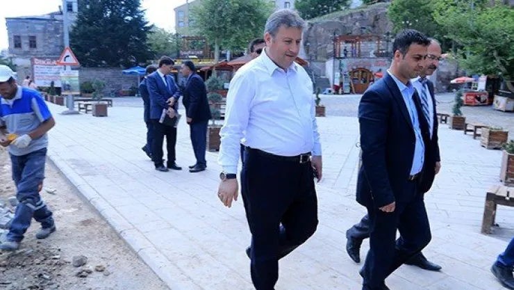 Talas'ta asfalt çalışmaları devam ediyor