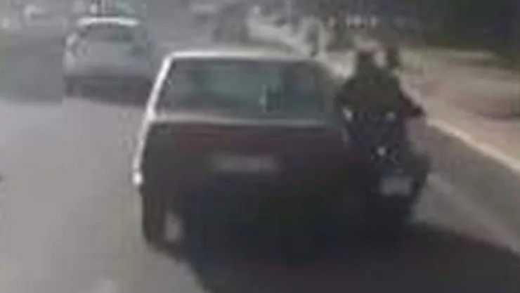 Trafikte tehlikeli sohbet