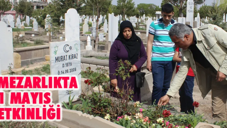 Tüm-İş Konfederasyonu iş kazasında ölen işçinin mezarını ziyaret etti