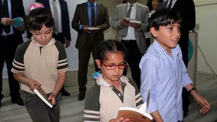 10 bin kitap öğrencilerle buluştu