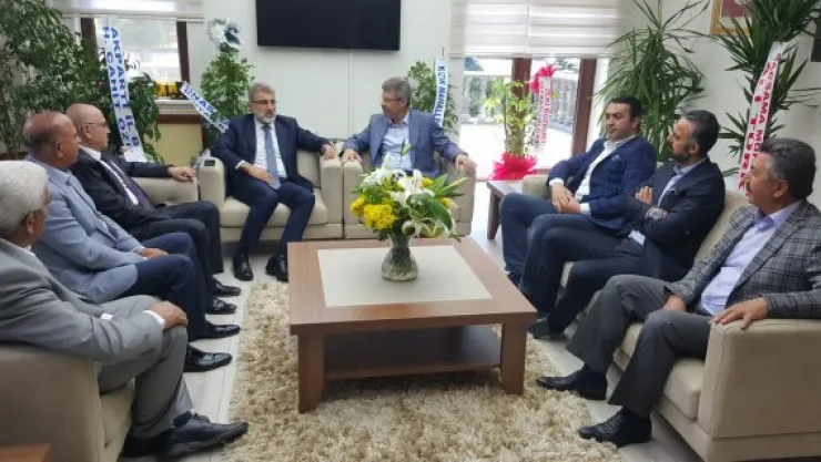 AK Parti'den Akay'a tebrik ziyareti