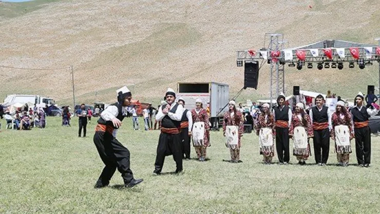 Akkışla'da yoğurt ve kilim festivali
