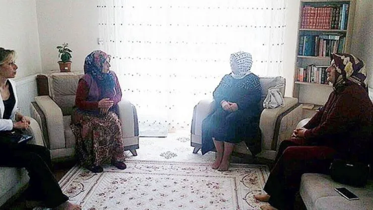 Bayan Kamçı şehit ailelerini ziyaret etti