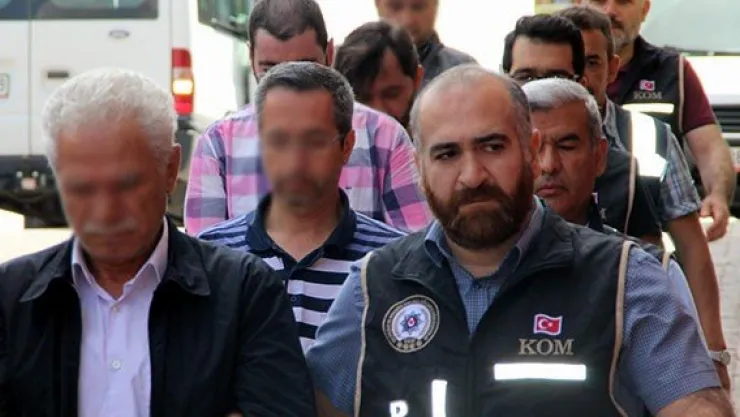 FETÖ'den  gözaltına alınan 5 kişi adliyeye sevk edildi