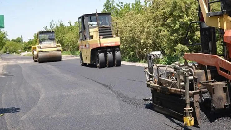 Hisarcık ile Hacılar arasında asfalt çalışması başladı