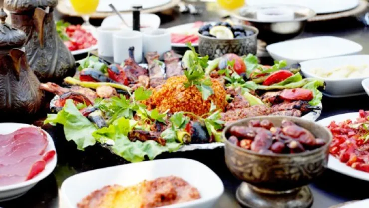 Ramazan Bayramı'nda beslenme uyarısı