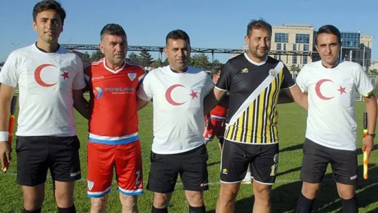 Baba-oğul hakemler aynı maçı yönetti