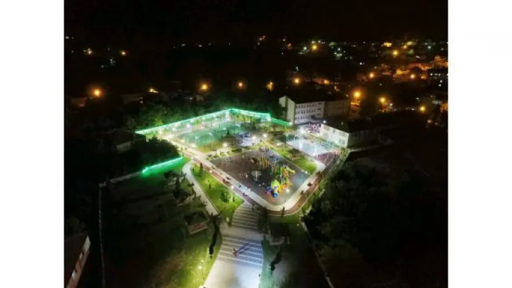 Bünyan'da parklar geceleri dolup taşıyor