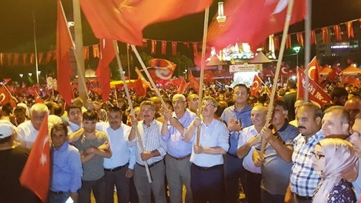 Şeker ailesi 15 Temmuz coşkusuna katıldı