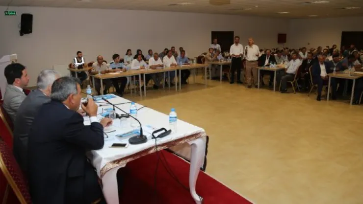 Vali Kamçı Sarız'da muhtarlarla buluştu