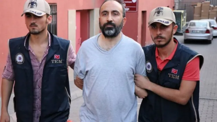 Firari FETÖ'cü saklandığı evde yakalandı