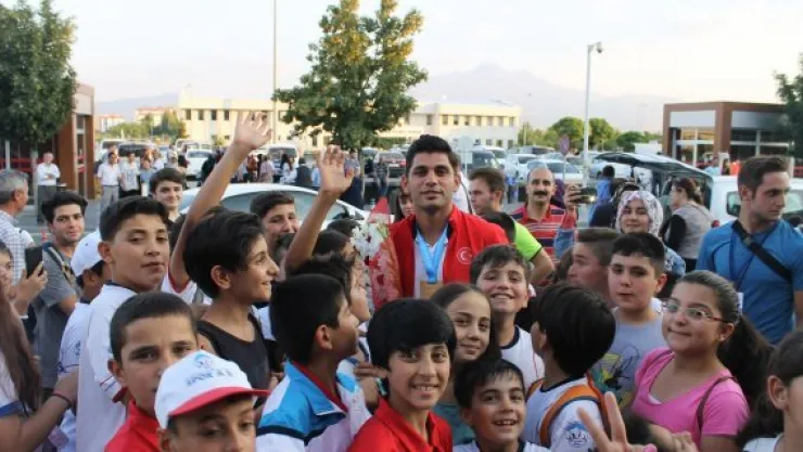 Şampiyonu Spor A.Ş. karşıladı