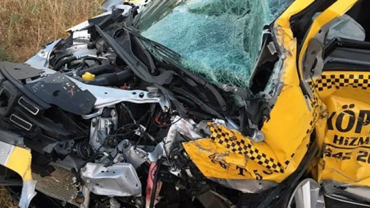 Taksici muhtar kazada hayatını kaybetti