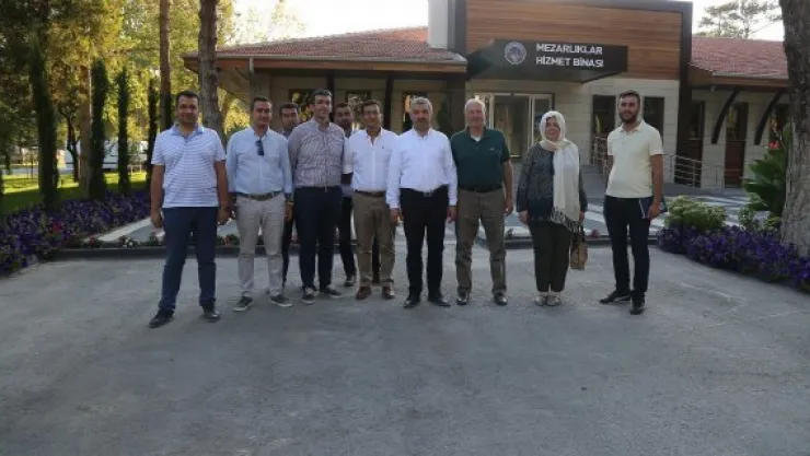 Türkiye'ye örnek mezarlık