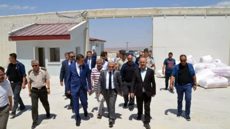 Vali Kamçı Bünyan Cezaevi'ni inceledi