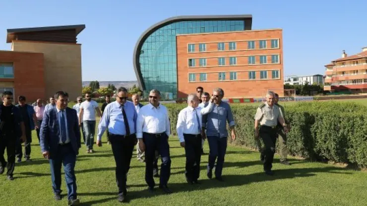 Vali Kamçı ve Başkan Çelik ve Kayserispor tesislerinde