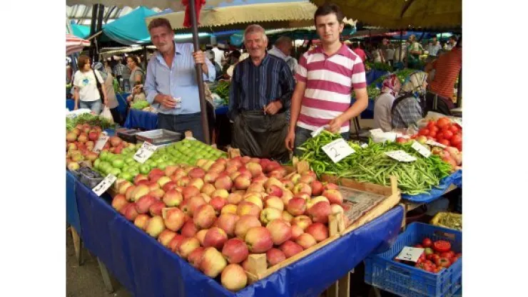Enflasyon yeniden çift haneye çıktı