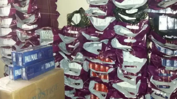 7 bin 300 paket kaçak sigara ele geçirdi
