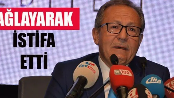 Ahmet Edip Uğur istifa etti