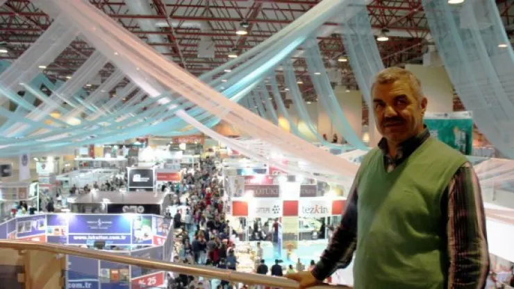 BAŞKAN ÇELİK FUARA İLGİDEN MEMNUN   