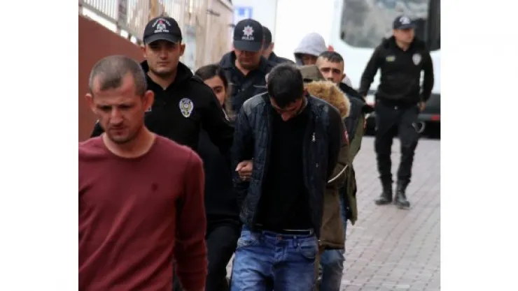 Gözaltına alınan 4 kişi adliyeye çıkarıldı