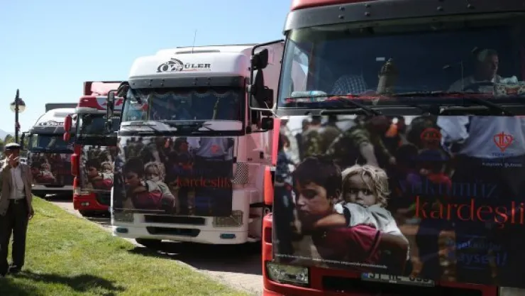 Kayseri'den Suriyelilere 10 tırlık yardım
