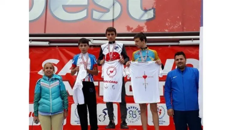 Kayserili pedallar İstanbul'da kürsüye çıktı