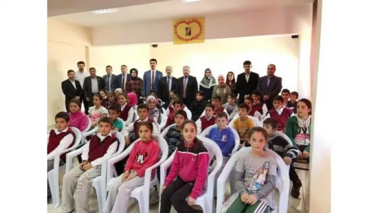 Öğrencilerden Duru'ya kitap okuma sözü