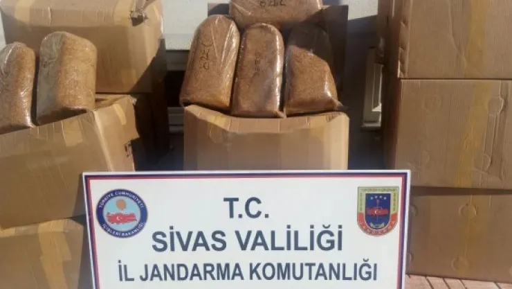 4 kilo kaçak tütüne 45 bin 570 TL ceza kesildi.