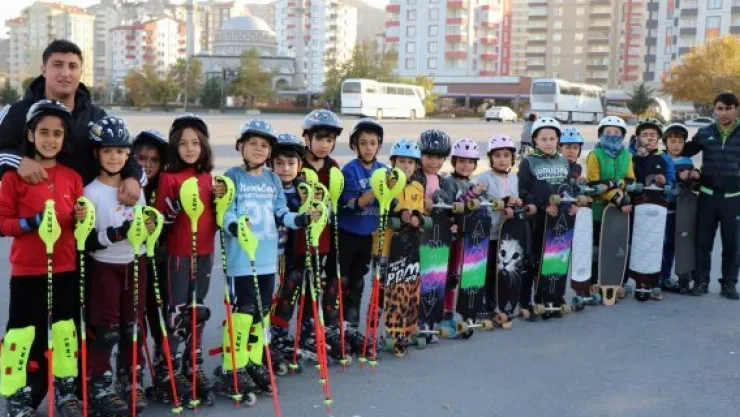 Asfaltta 'kayak' eğitimi