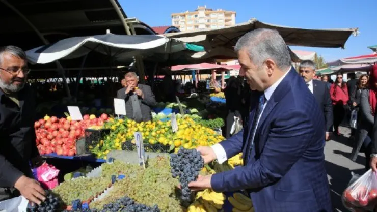 Başkan Çelik Beyaz Masa Mobil'de halkı dinledi