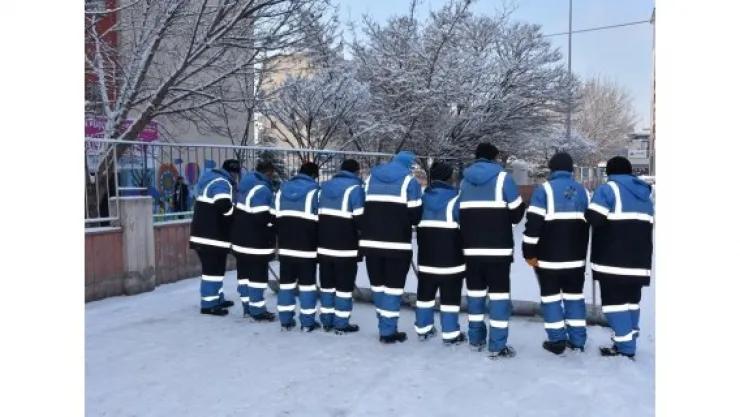 Kocasinan Belediyesinden karla mücadele mesaisi