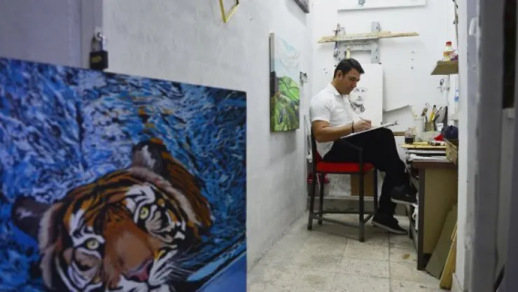 "Sanat galerisi" gibi bekçi kulübesi