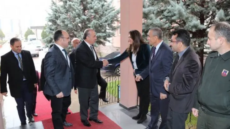 Vali Vekili Avcı muhtarlarla buluştu