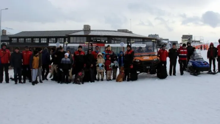Çocukların Erciyes hayalini Jandarma gerçekleştirdi 