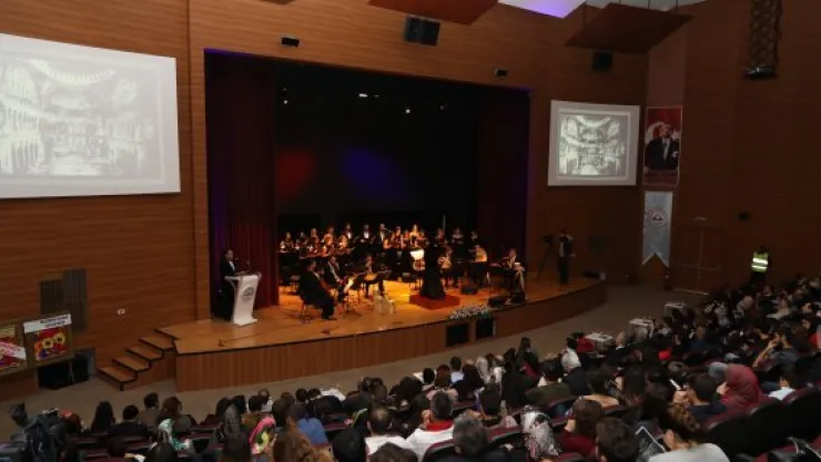 ERÜ'de Klasik Türk Müziği Korosu konser verdi