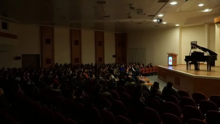 Hemşehrimiz Elmas Gün'den piyano resitali