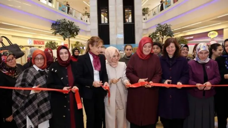 KAYMEK'in kurdele nakışı sergisi açıldı